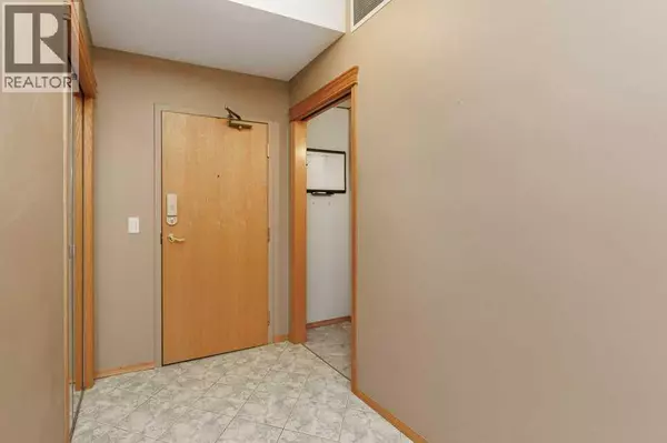 Red Deer, AB T4N7C5,306, 5300 48 Street