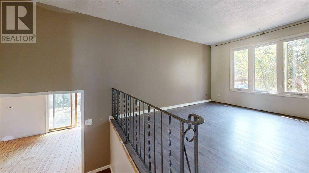 Coalhurst, AB T0L0V0,5225 2 Street