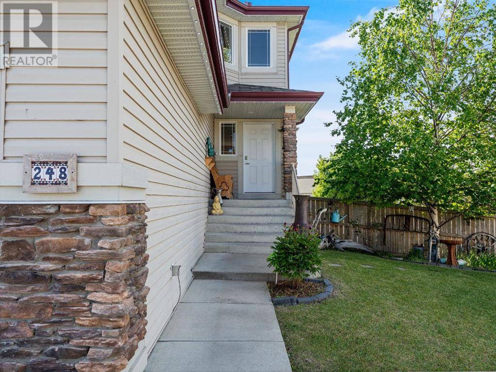 Okotoks, AB T1S2J2,248 Westmount Crescent