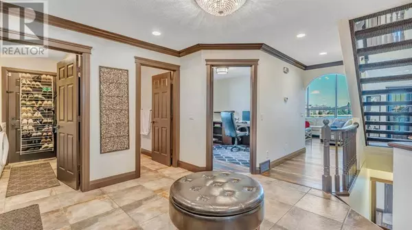 Calgary, AB T3J3J7,155 Coral Shores Landing NE