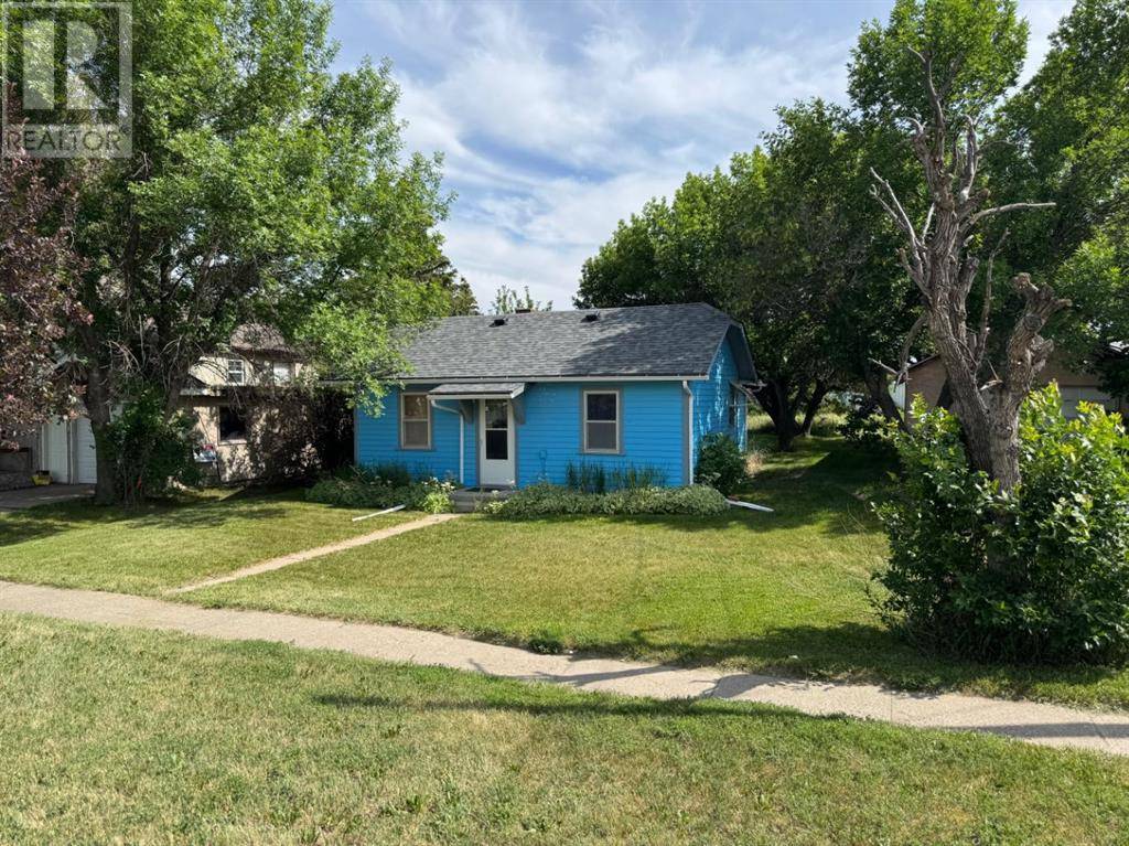 32 E 200 N, Raymond, AB T0K2S0