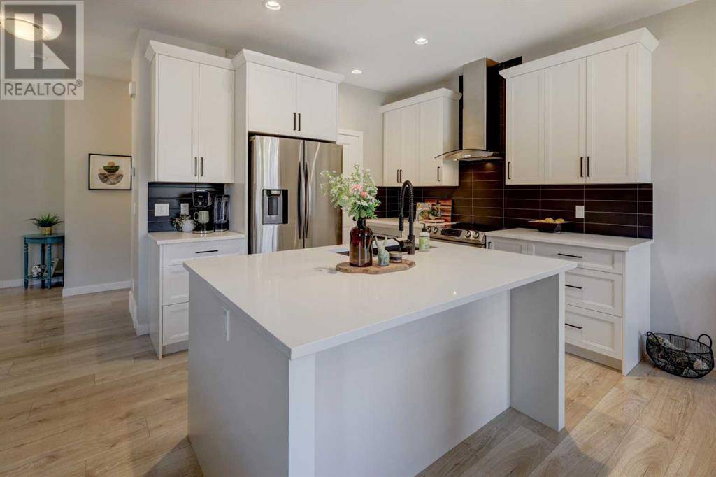 Airdrie, AB T4B5C9,1056 Chinook Gate Heath SW