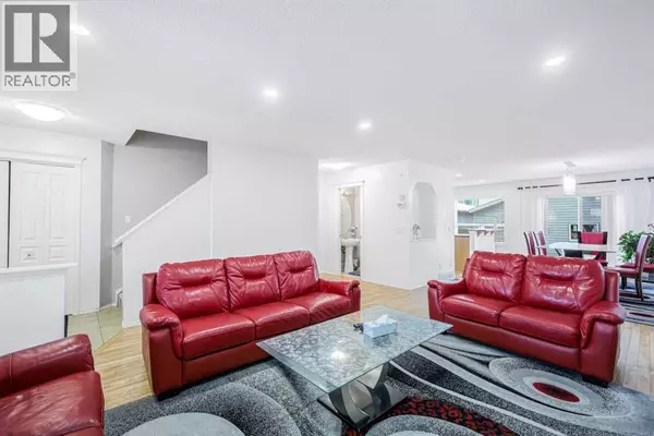 Calgary, AB T3P1G7,102 Evansford Grove NW