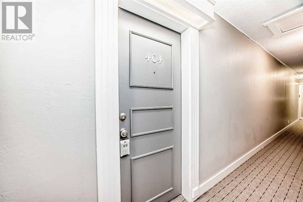 Calgary, AB T3A2E2,404C, 5601 Dalton Drive NW