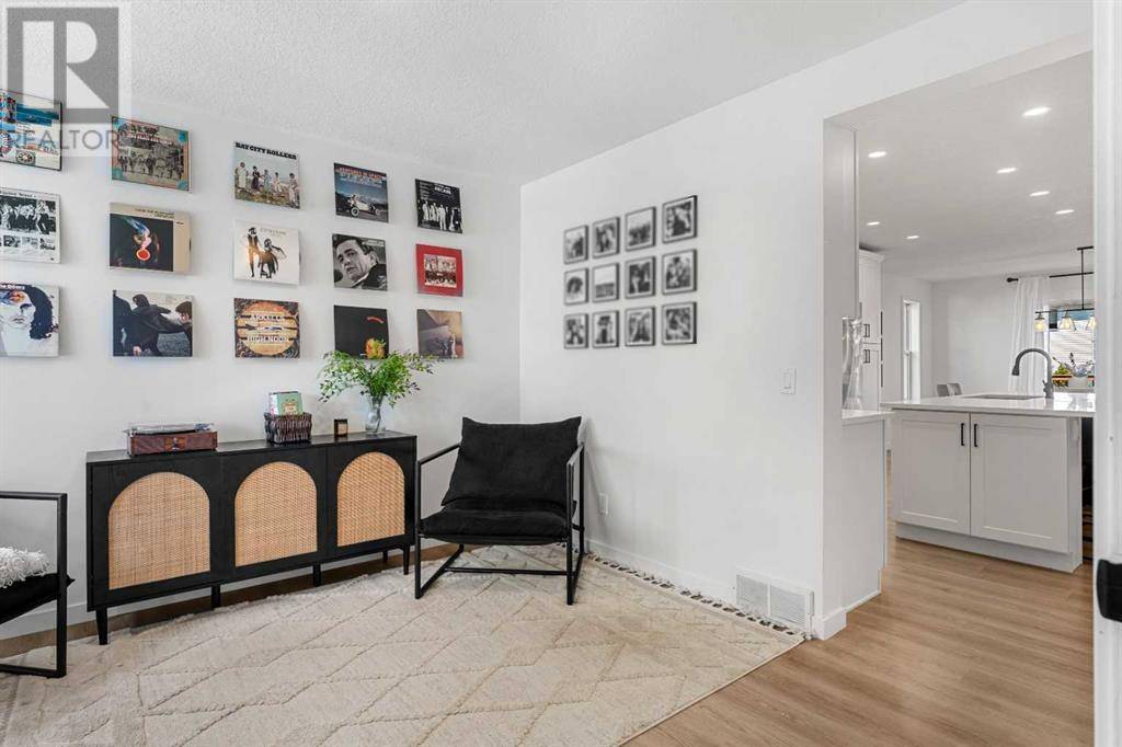 Calgary, AB T2C4K1,123 Riverview Circle SE