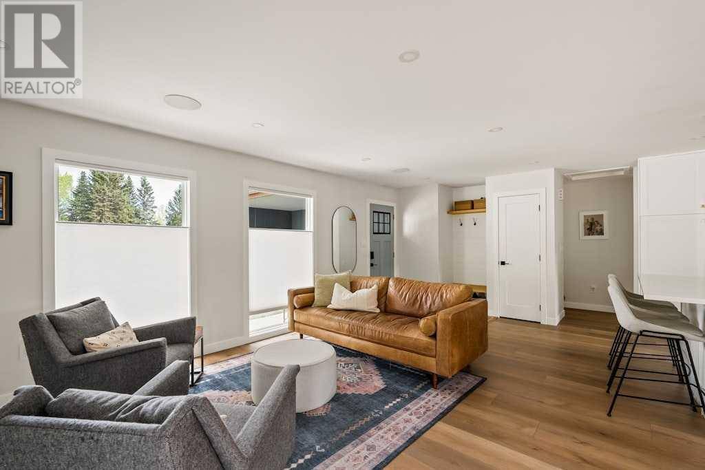 Calgary, AB T2V3Z9,14 Oakview Place SW