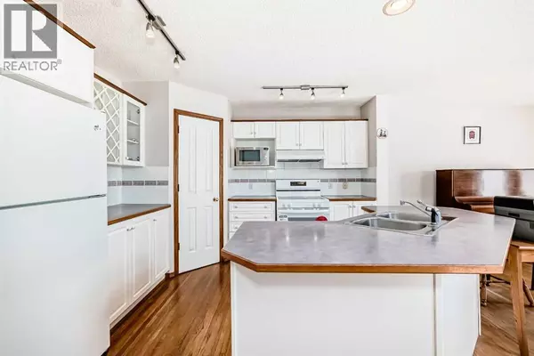 Calgary, AB T3H3R1,42 Sierra Nevada Green SW