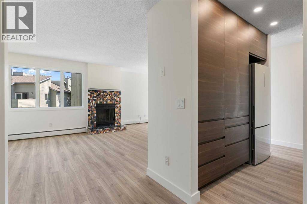 Calgary, AB T3E6T7,3315, 80 Glamis Drive SW