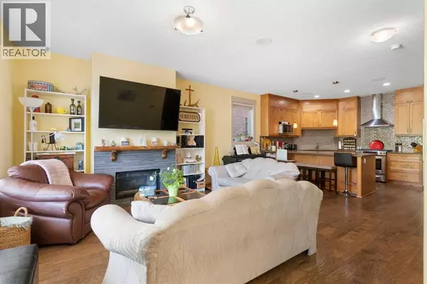 Calgary, AB T3B0P5,1, 4728 17 Avenue NW