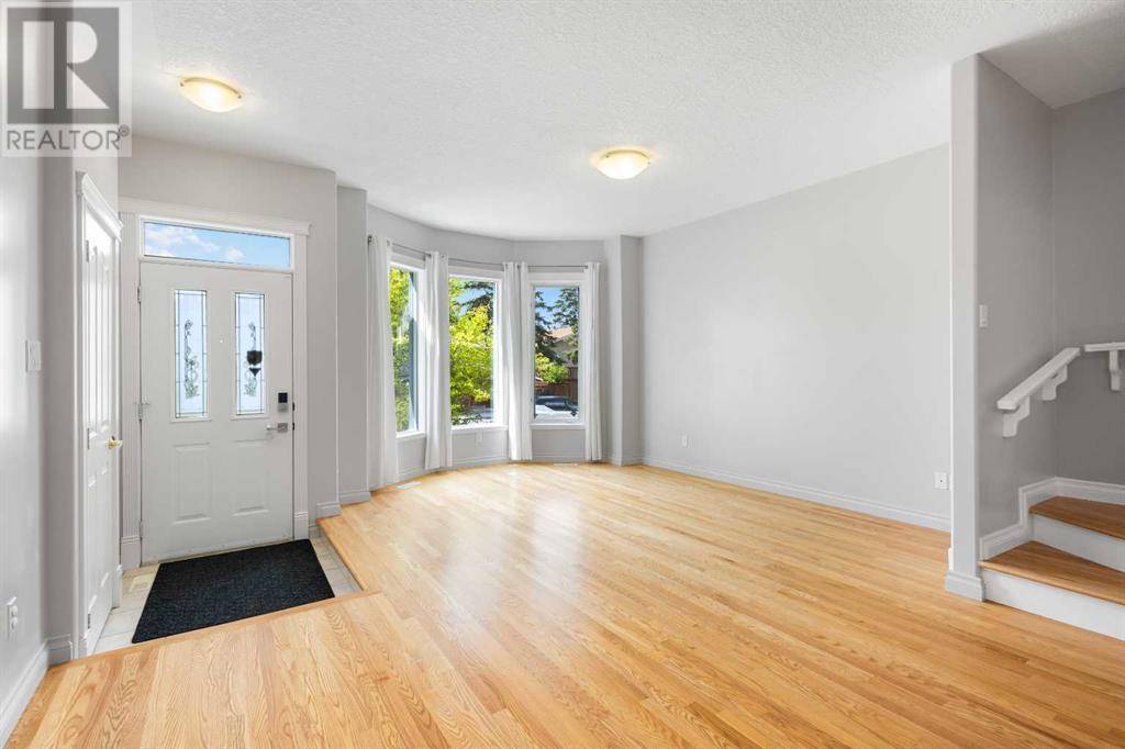 Calgary, AB T3E3K2,3310 40 Street SW