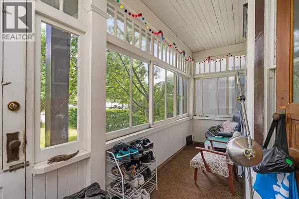 Calgary, AB T2S0E7,527 20 Avenue SW