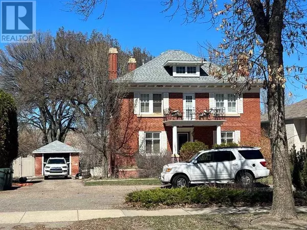 Medicine Hat, AB T1A0A4,258 1 Street SE