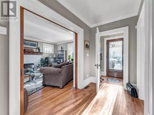 Medicine Hat, AB T1A0A4,258 1 Street SE