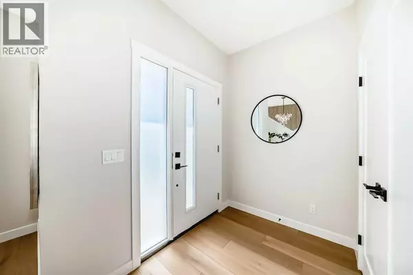Calgary, AB T3B2K6,4816 70 Street NW