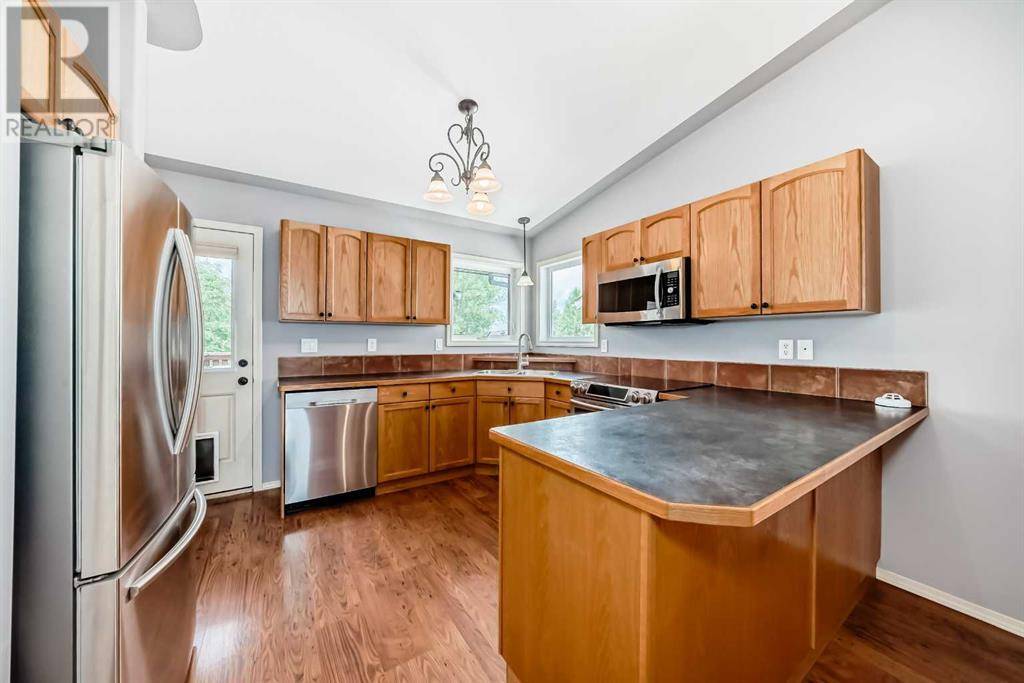Red Deer, AB T4P4G1,56 Jennings Crescent