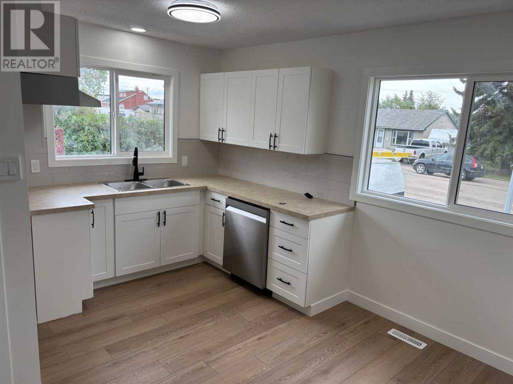 Grande Prairie, AB T8V1V7,10128 112 Avenue