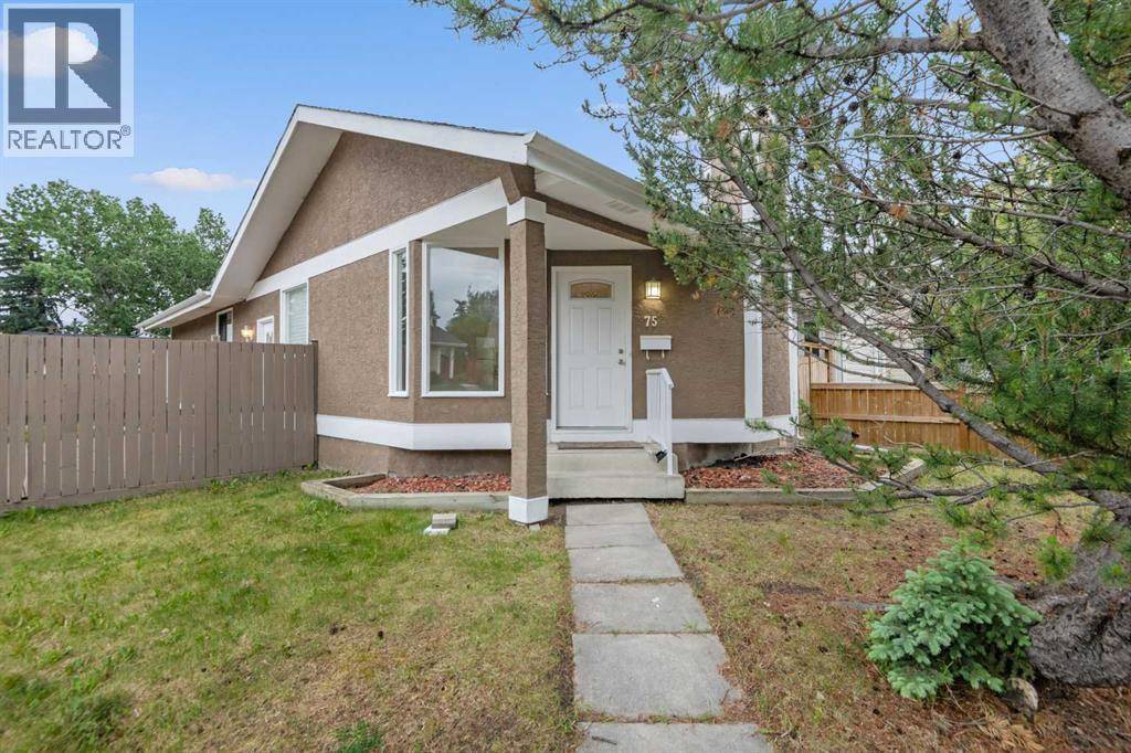 75 Woodglen Close SW, Calgary, AB T2W4M9