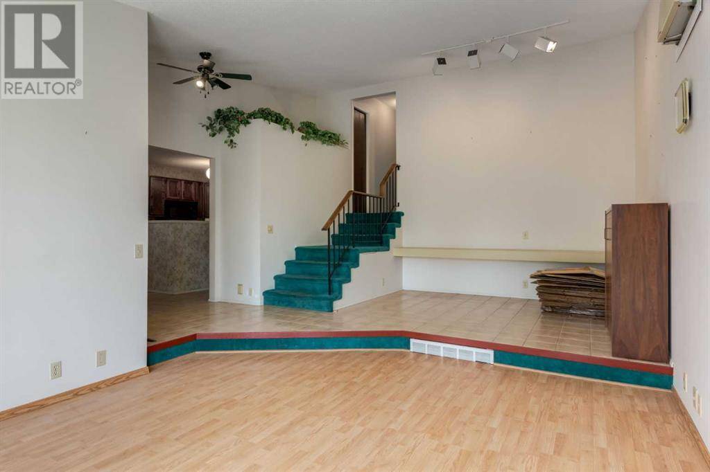Calgary, AB T3A2S3,300 Edgehill Drive NW