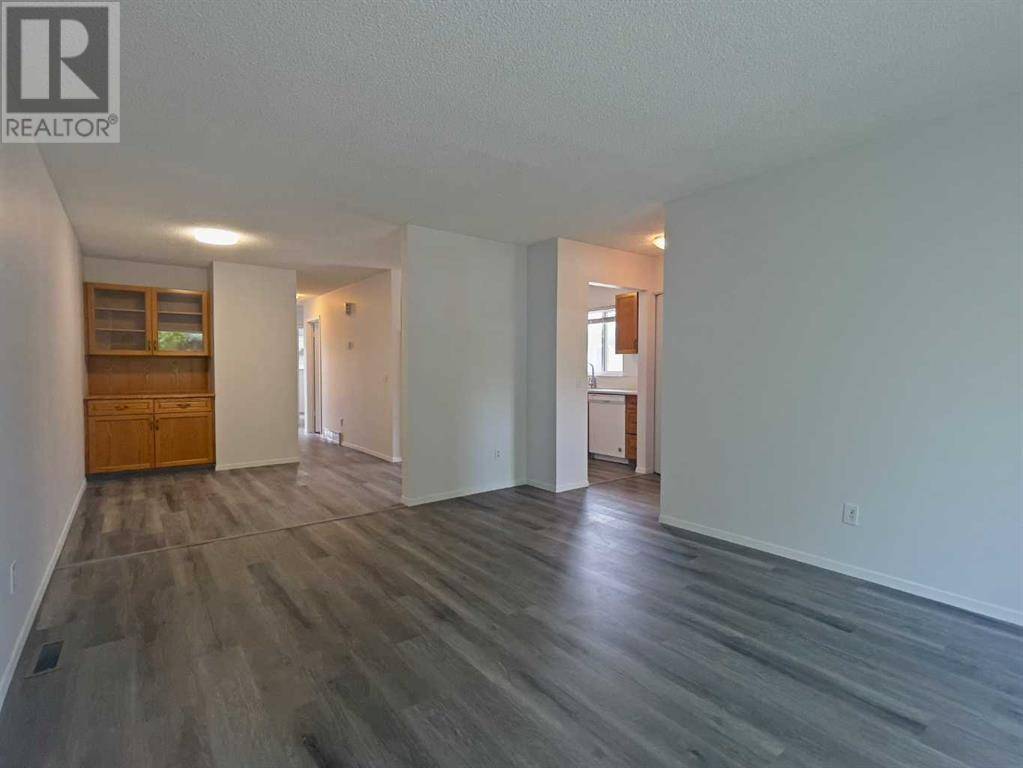 Calgary, AB T3J3L3,385 Martindale Boulevard NE