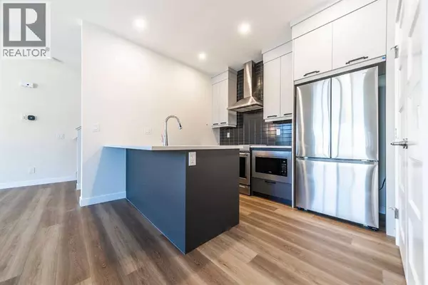 Calgary, AB T3C3Y3,707 Sovereign Common SW