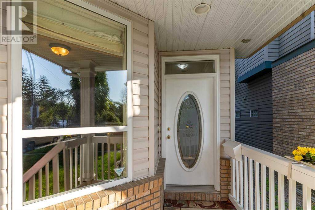 Calgary, AB T2V0B6,721 52 Avenue SW