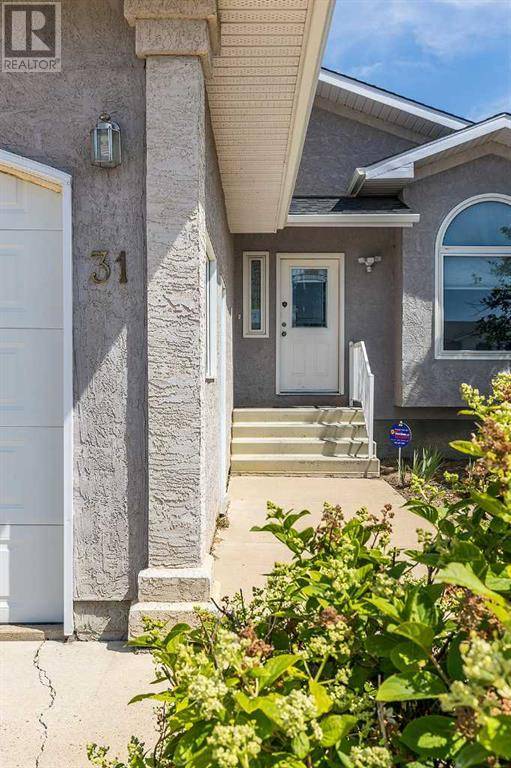 Medicine Hat, AB T1B4H5,31 Sage Close SE