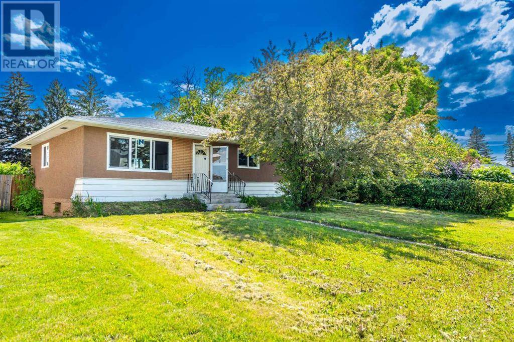 5407 14 Avenue SE, Calgary, AB t2a0l4