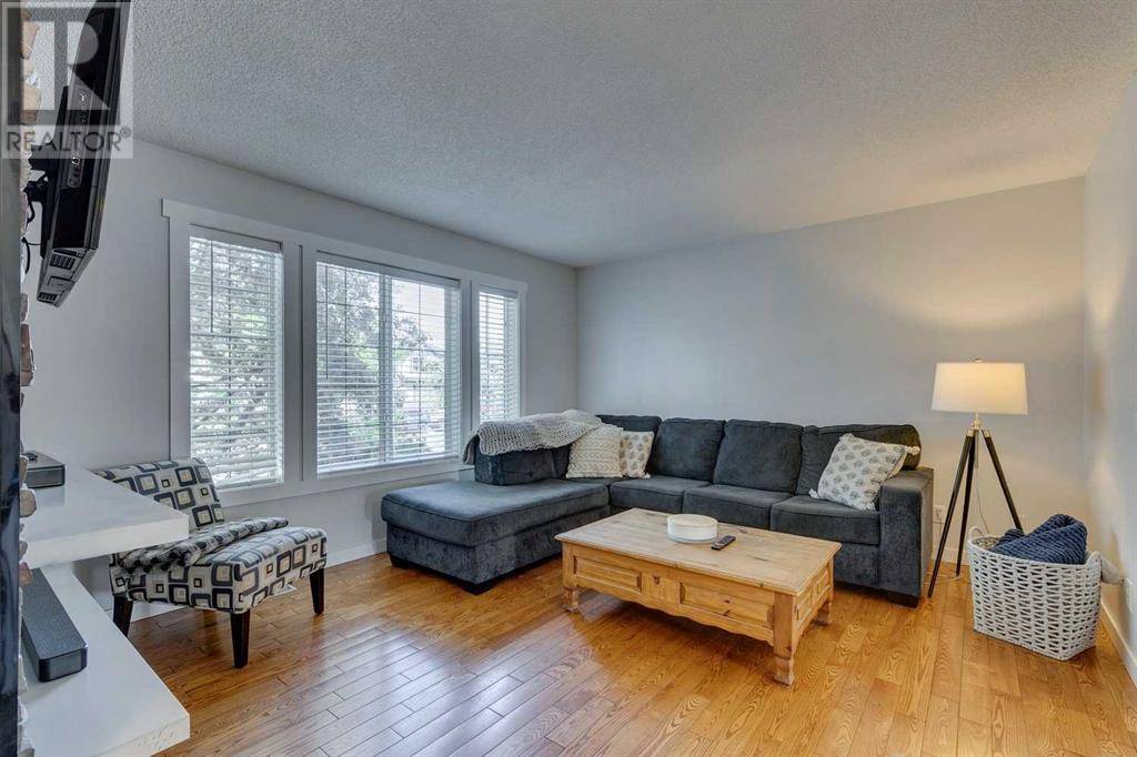 Calgary, AB T2Y4S8,1039 Everridge Drive SW