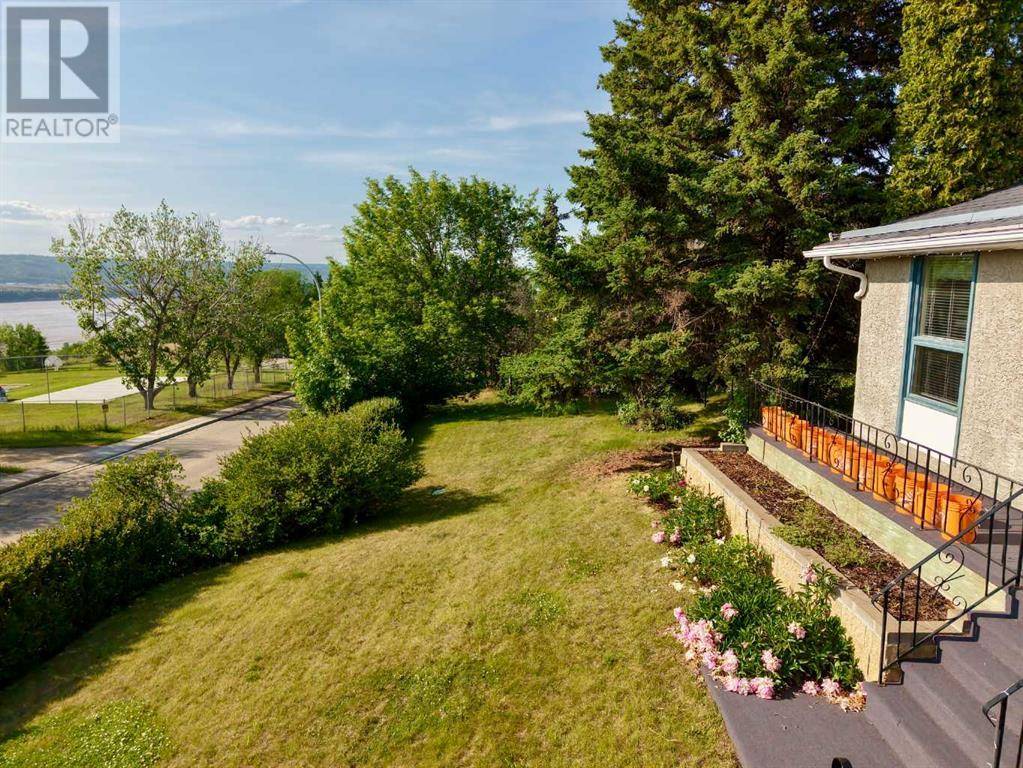 Peace River, AB T8S1K5,11113 103 Street