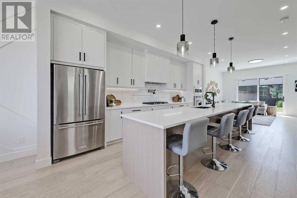 Calgary, AB T3C1X5,1109 41 Street SW