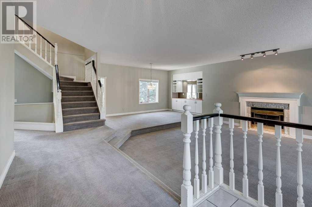 Calgary, AB T3H2C3,60 Patterson Crescent SW