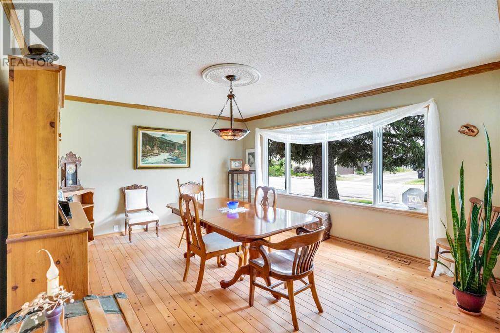 Calgary, AB T2J4W2,956 Parkvalley Way SE