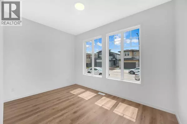 Calgary, AB T3L0L3,32 Rowmont Common NW