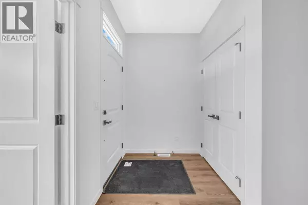 Calgary, AB T3L0L3,32 Rowmont Common NW