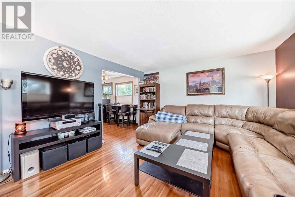 Calgary, AB T3B1R3,8555 34 Avenue NW