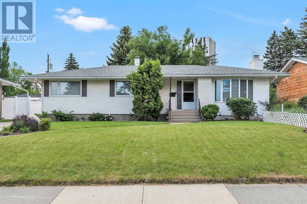 Calgary, AB T2M4E1,2219 Halifax Crescent NW