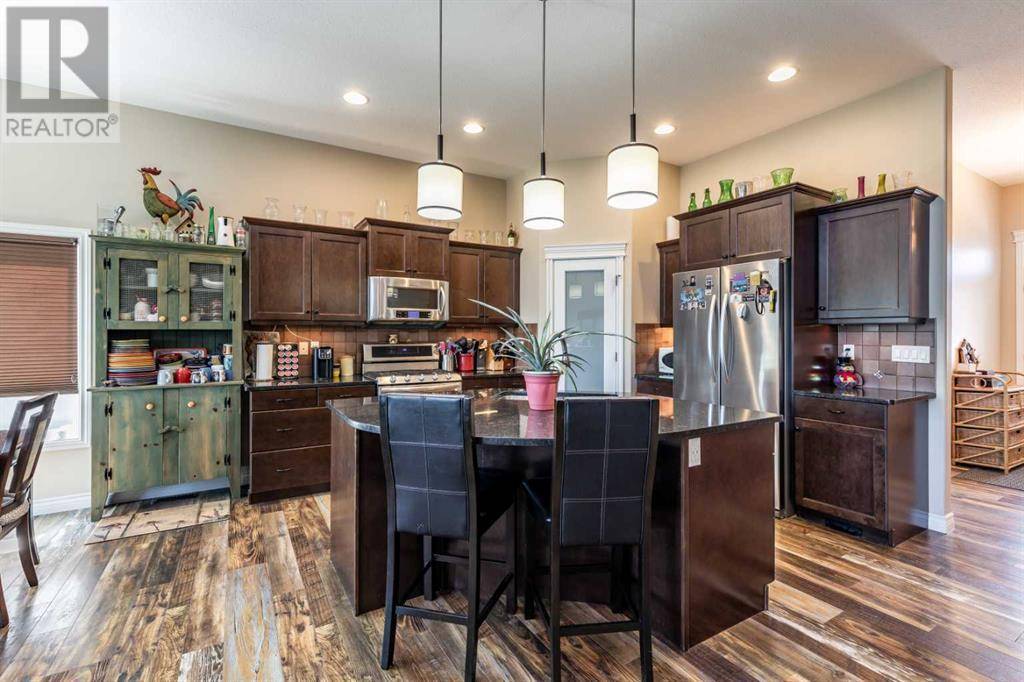 Medicine Hat, AB T1B0N3,376 Somerside Crescent SE
