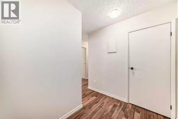 Calgary, AB T2V0G9,213, 617 56 Avenue SW