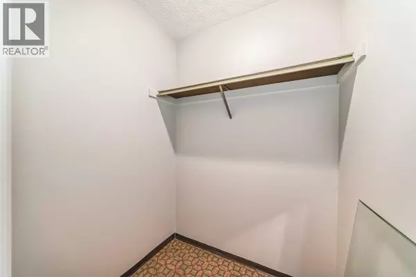 Calgary, AB T2V0G9,213, 617 56 Avenue SW