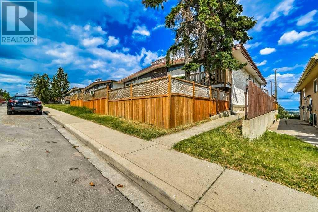 1, 7524 Hunterview Drive NW, Calgary, AB T2R0V9
