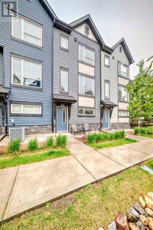 208, 15 Evanscrest Park NW, Calgary, AB T3R1V5