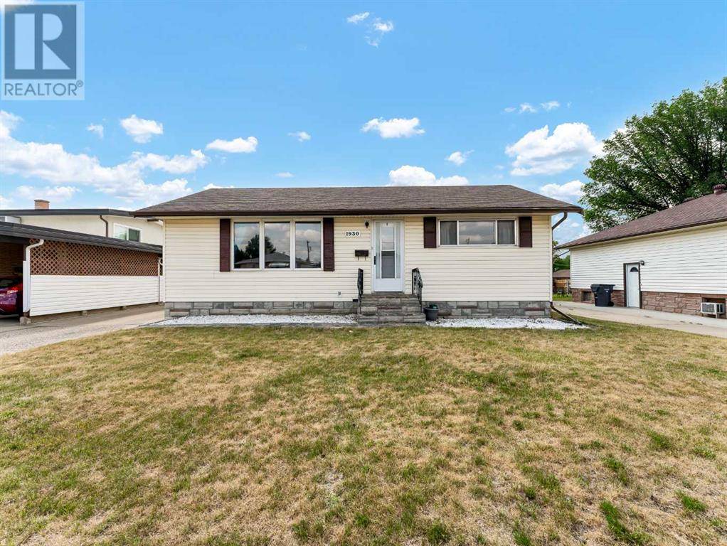 1930 17 Avenue SE, Medicine Hat, AB T1A3V4