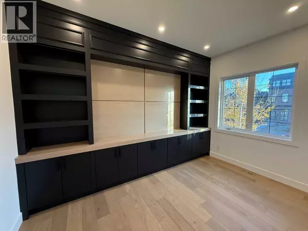 Calgary, AB T2N3H7,1910 Broadview Road NW