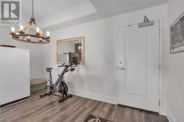 Calgary, AB T2C5L7,201, 131 Quarry Way SE