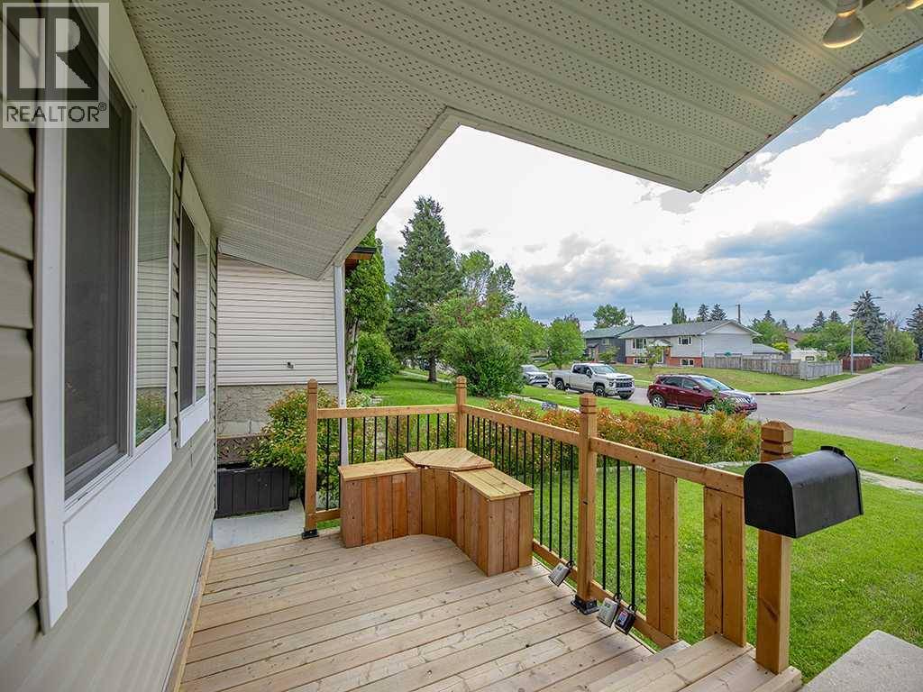 Calgary, AB T2K5H8,477 72 Avenue NE