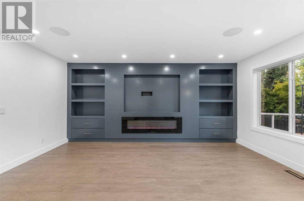 Calgary, AB T3H3V3,168 Spring Crescent SW
