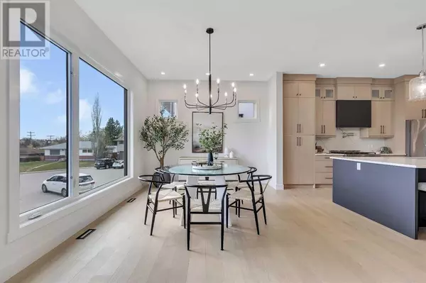Calgary, AB T2L0P9,42 Collingwood Place NW