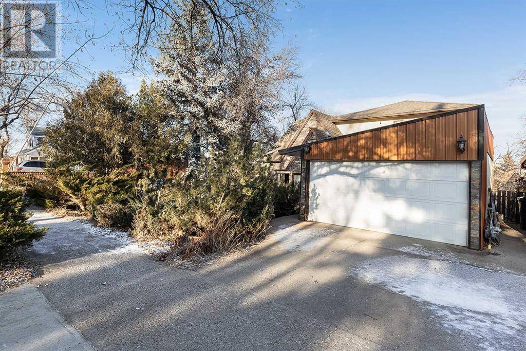 Medicine Hat, AB T1A3Y9,176 1 Street SW