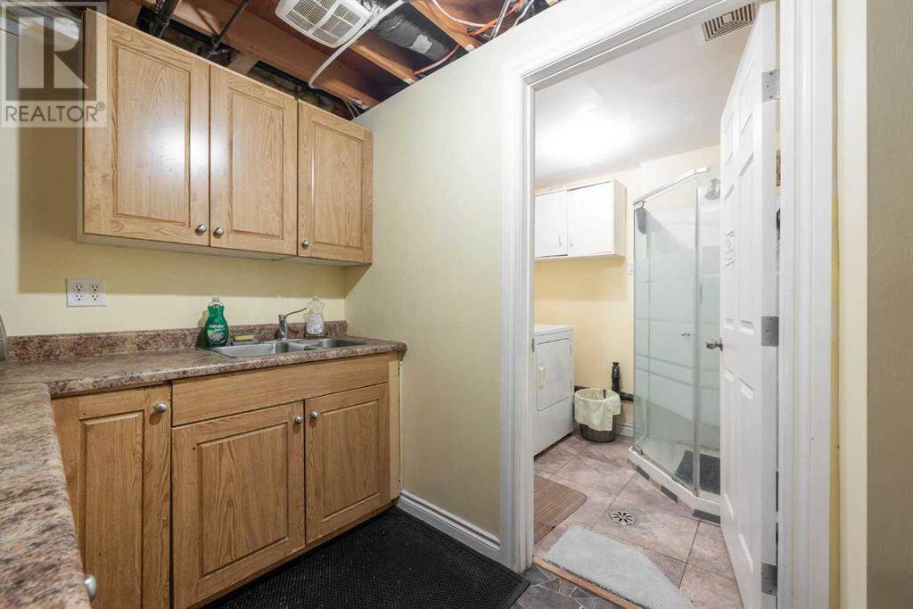 Fort Mcmurray, AB T9H3T7,109 Hillcrest Drive