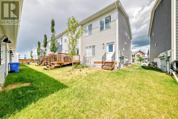 Calgary, AB T3S0E8,7403 202 Avenue SE